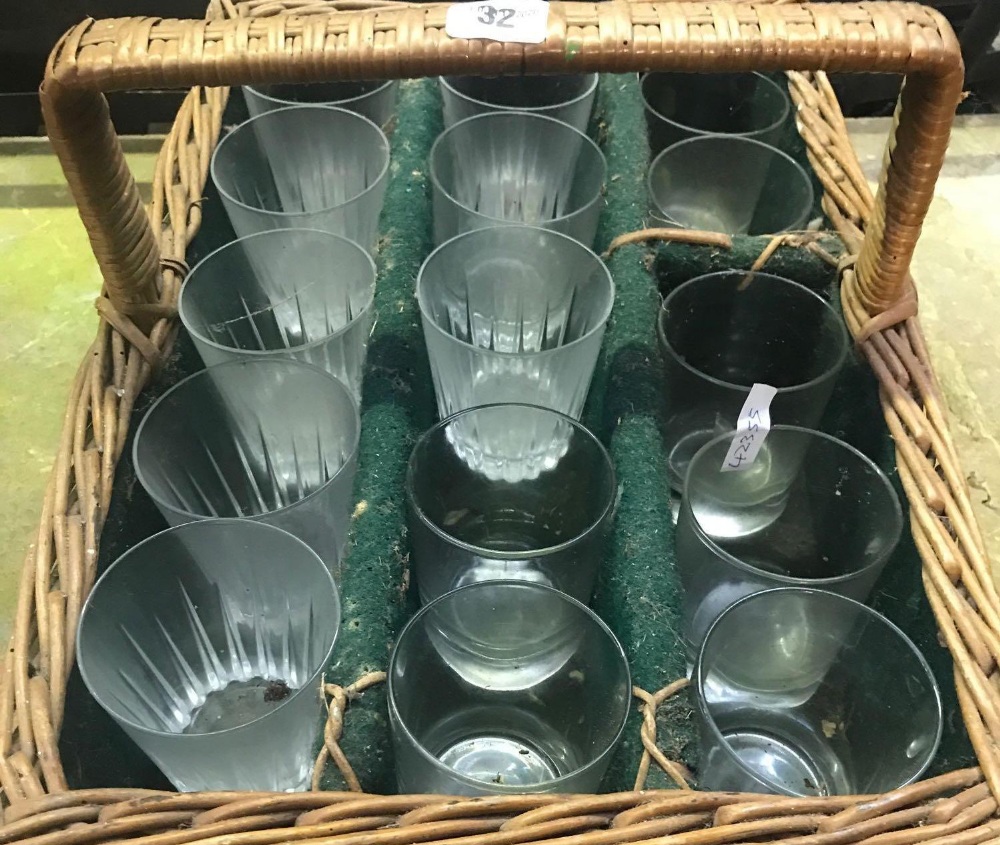 WICKER BASKET GLASS CARRIER WITH 15 VARIOUS GLASSES