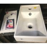 7'' DIGITAL PHOTO FRAME IN BOX & A WHITE CERAMIC MEDICAL BASIN