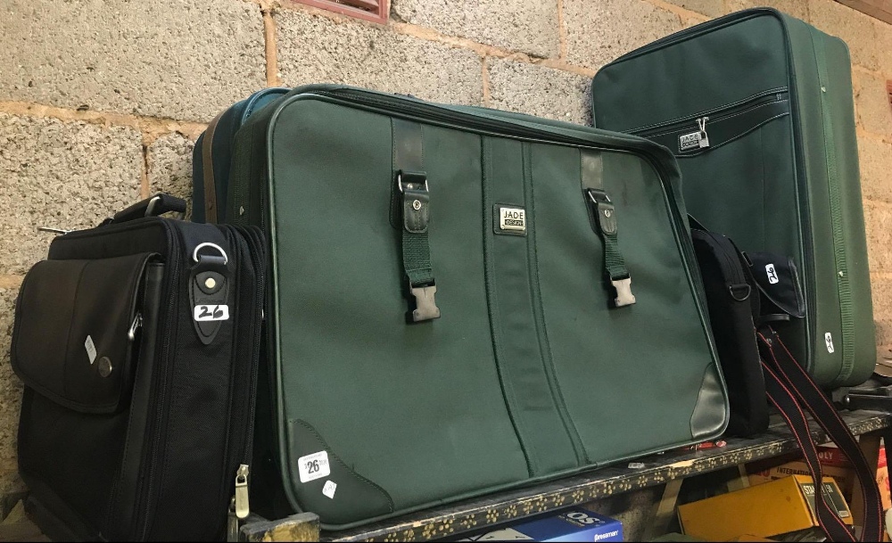 QTY OF BLACK & GREEN SUITCASE & TRAVEL LUGGAGE