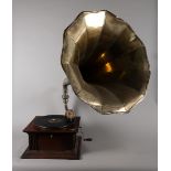 Early 20th century reverse gramophone by Pathé Vintage wind-up table gramophone, with Diamond