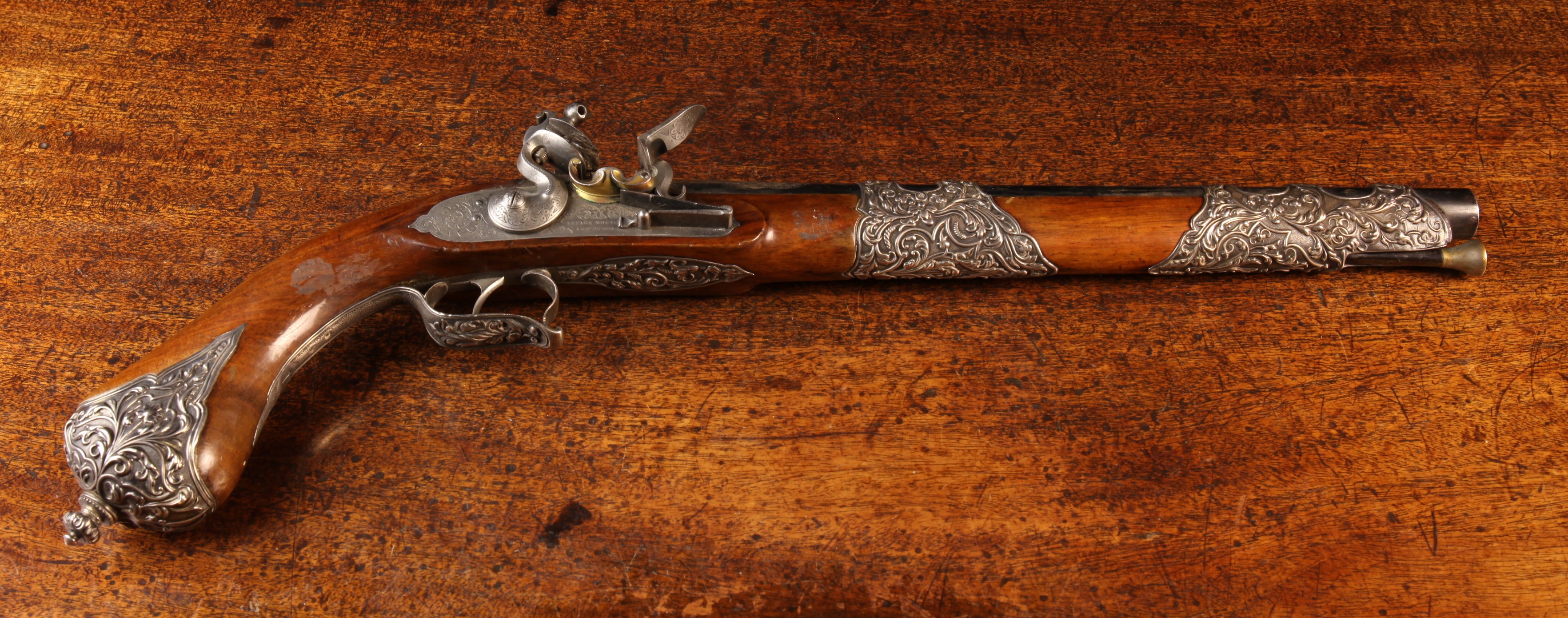 A Large Early 19th Century French Flintlock Pistol made for the North African Market. - Image 4 of 7