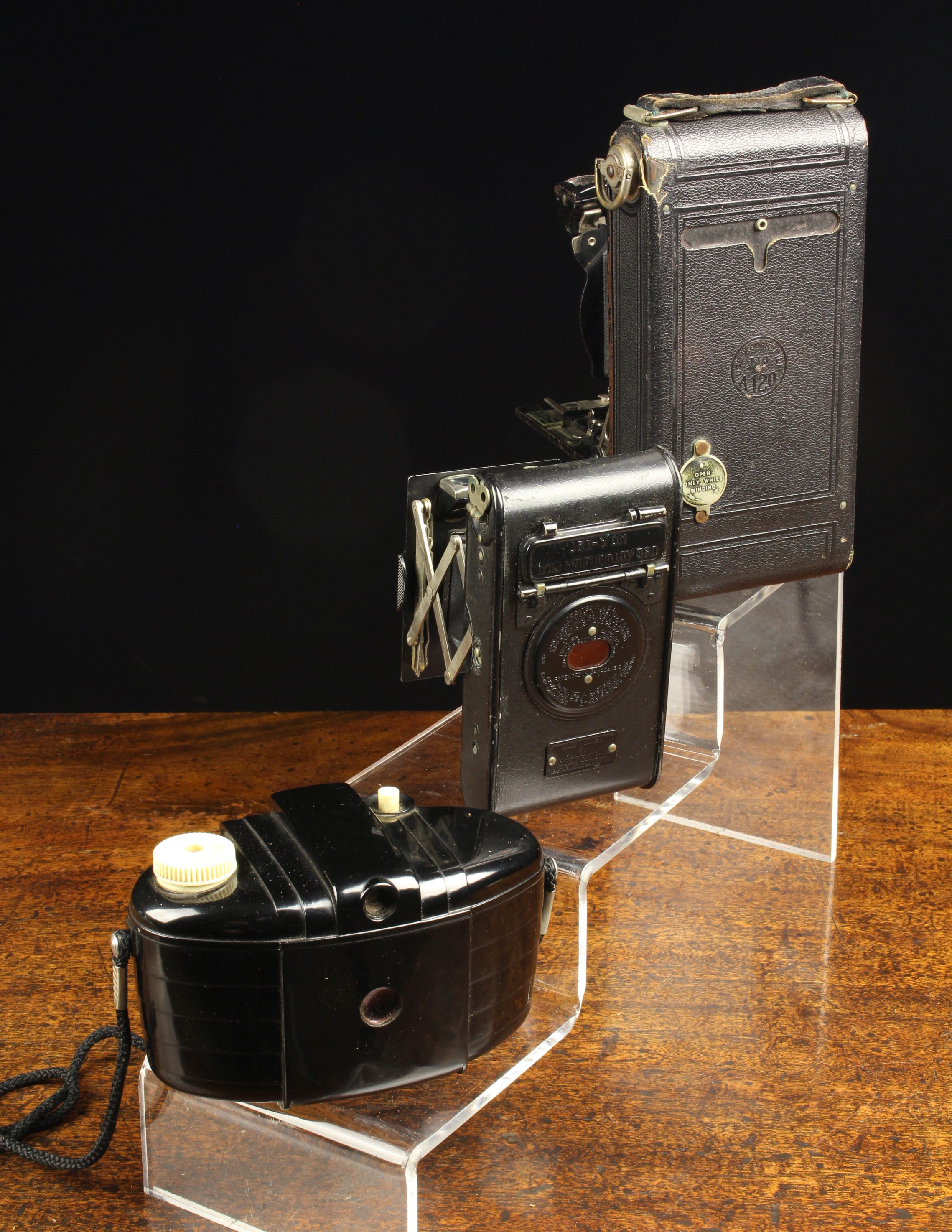 A Vintage Kodak Autographic Vest Pocket Folding Camera Circa 1915-26 [shutter working], - Image 2 of 2