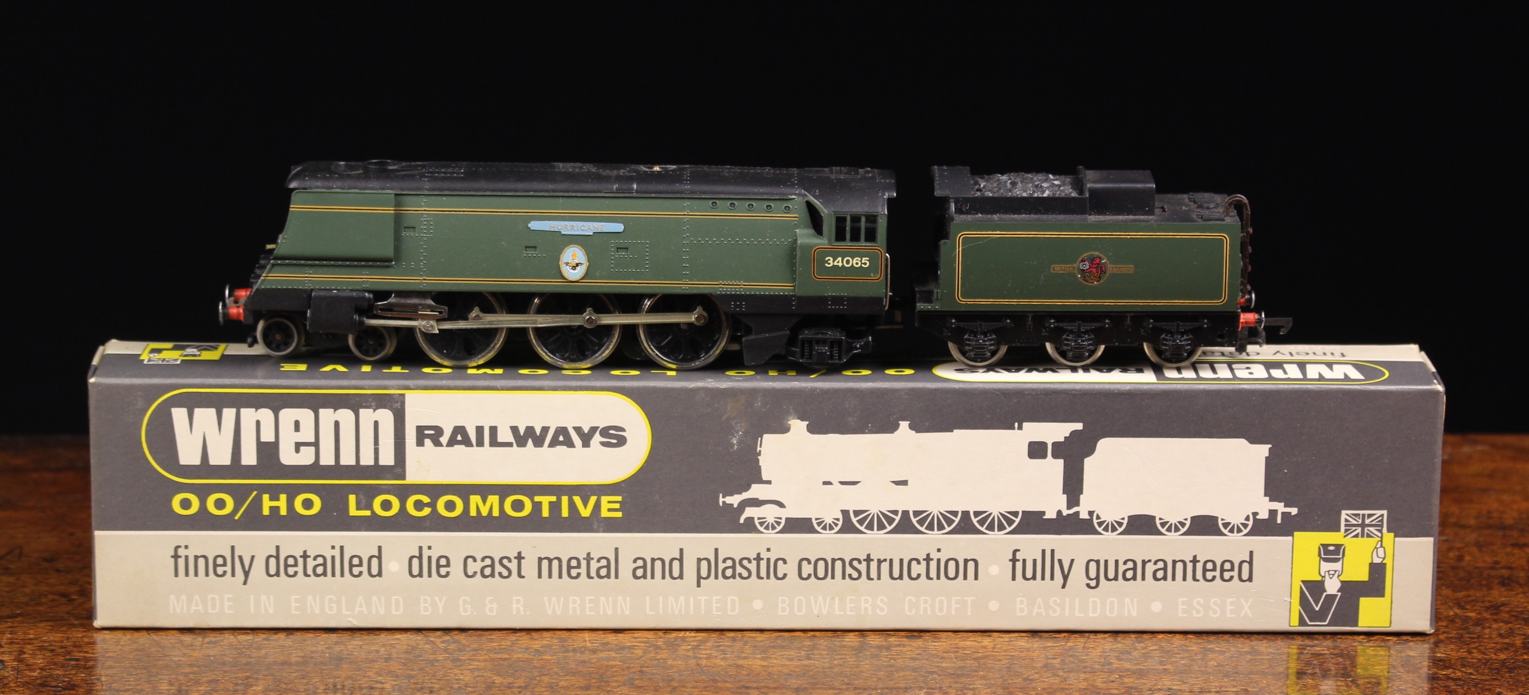 A rare Wrenn 00 Gauge W2275/5P Bullied 'Spam Can' BR 'Hurricane' 5 Pole Motor Locomotive and Tender - Image 2 of 4