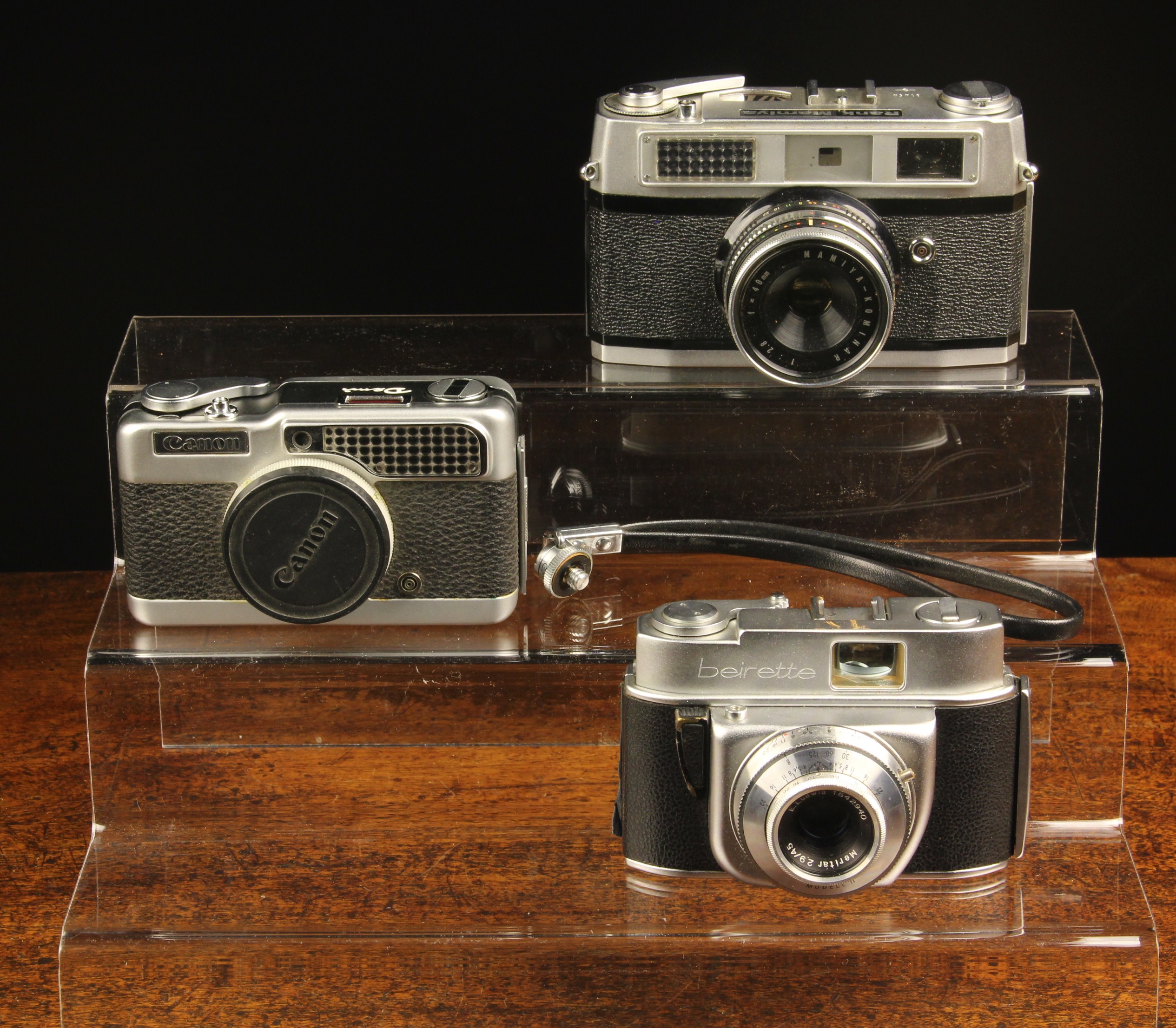 Three Vintage Cameras from the 1960's: A Canon Demi S, A Half-frame Camera with 28 mm f 2. - Image 2 of 4