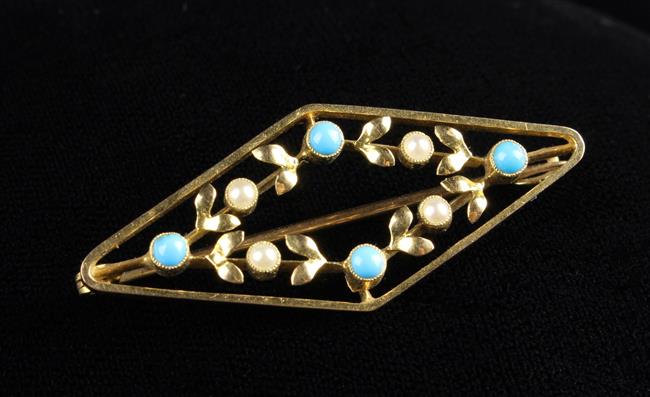 A Pretty Antique 15ct Gold Turquoise and Pearl Brooch,