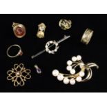 A Collection of Gold items: A 14ct gold spray brooch set with 11 pearls to ends of scrolling stems.