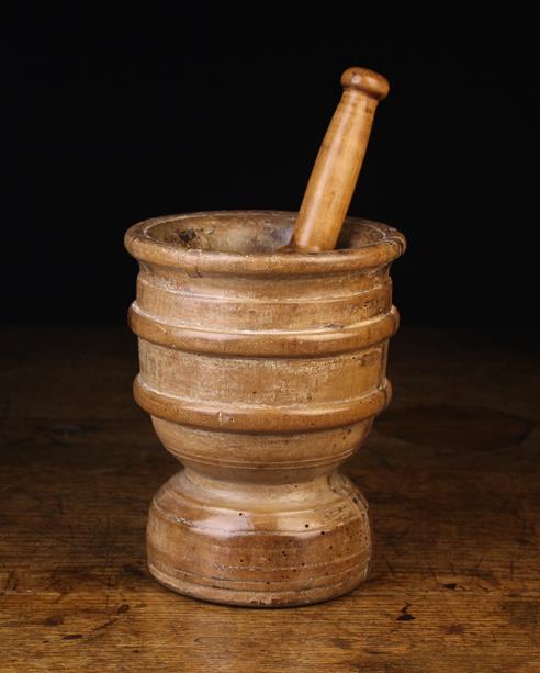A 17th Century Turned Beechwood Pestle & Mortar. The pestle 9½" (24 cm) in length. - Image 3 of 4