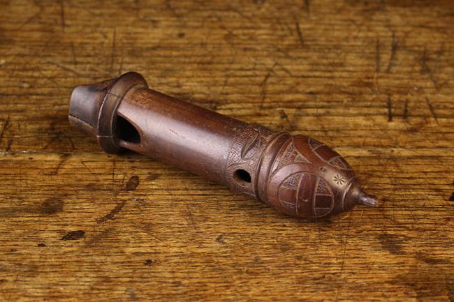 A 19th Century Turned Treen Bird Whistle (A/F). - Image 3 of 6