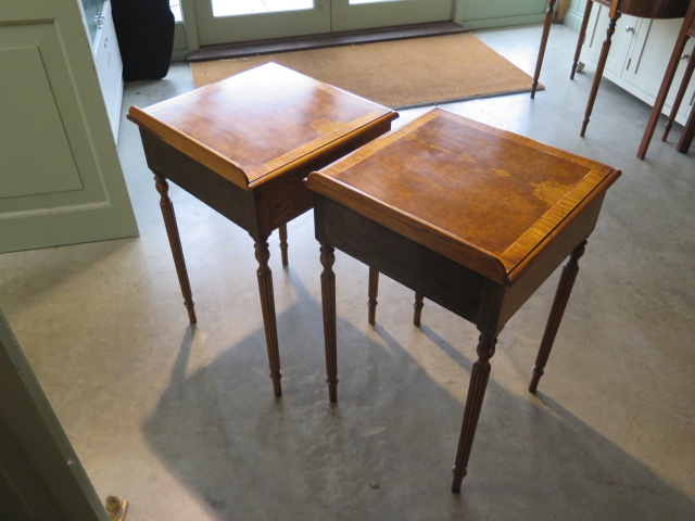 A pair of burr oak lamp tables with a single drawer on turned reeded legs, 76cm H x 50cm x 49cm - - Image 4 of 4