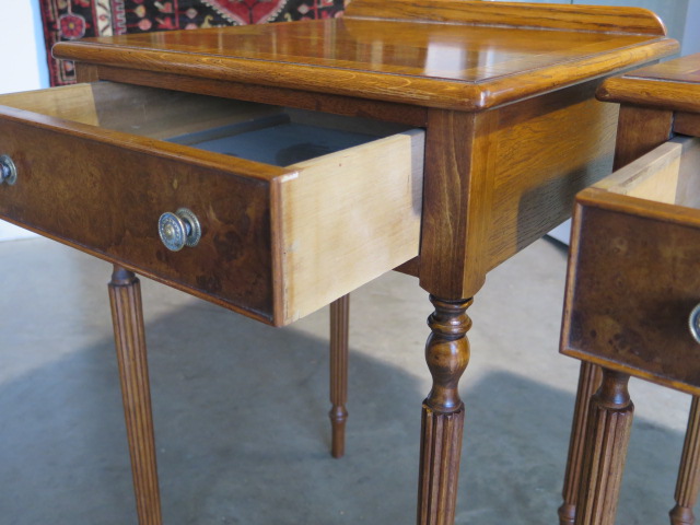 A pair of burr oak lamp tables with a single drawer on turned reeded legs, 76cm H x 50cm x 49cm - - Image 3 of 4