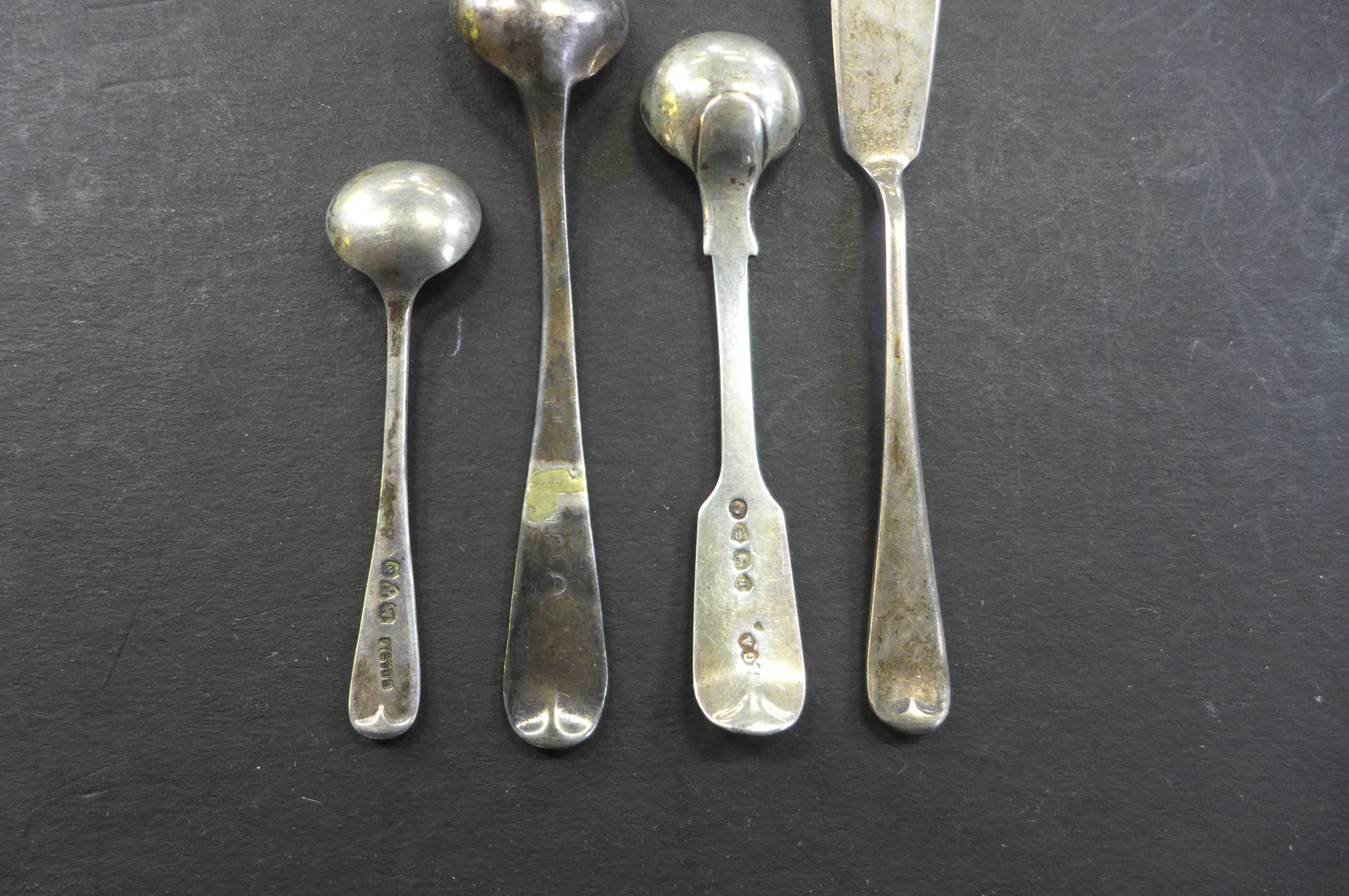 A pair of silver grape shears and assorted silver flatware, weighable silver approx 5.1 troy oz - Image 9 of 11