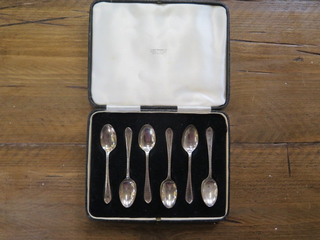 four boxed sets of silver spoons, total weight approx 8.8 troy oz - Image 11 of 13