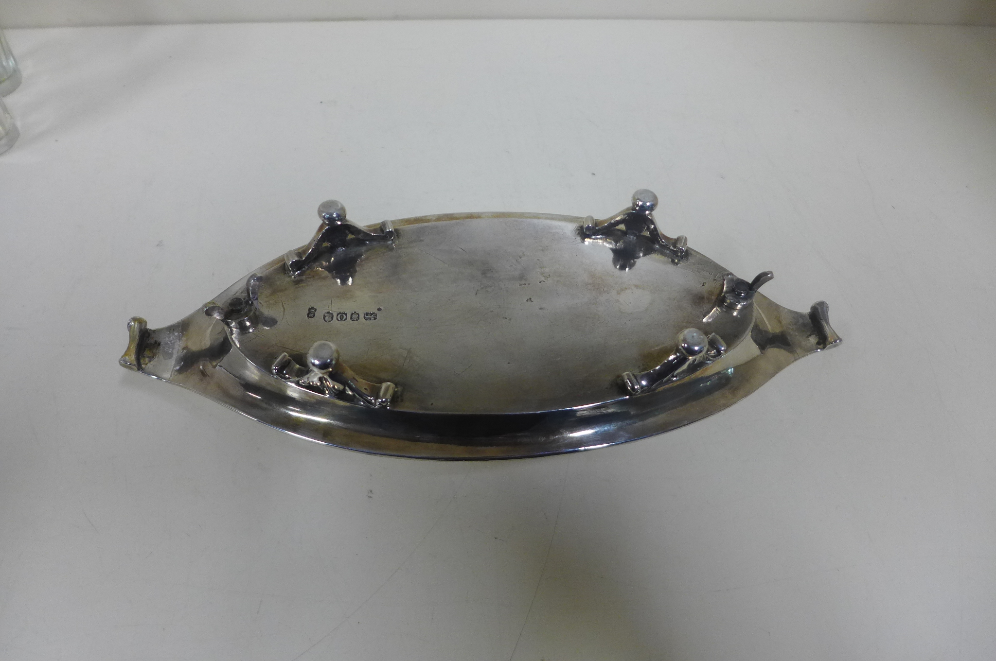 A good Georgian Navette shaped three bottle condiment set, London 1789/90 - John Scofield, weighable - Image 6 of 9
