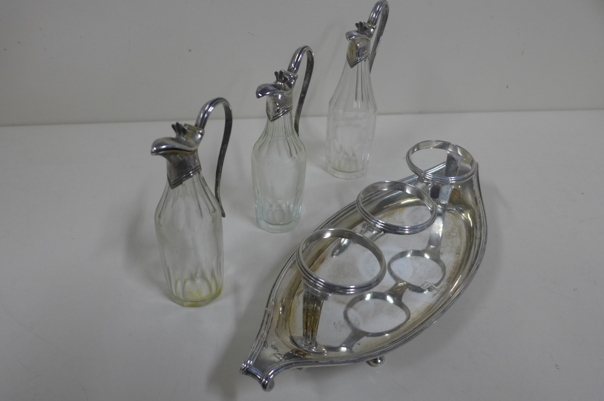 A good Georgian Navette shaped three bottle condiment set, London 1789/90 - John Scofield, weighable - Image 8 of 9