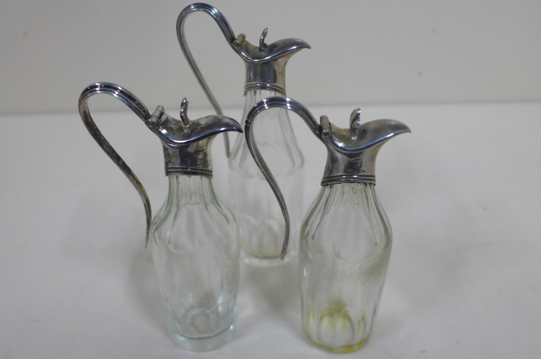 A good Georgian Navette shaped three bottle condiment set, London 1789/90 - John Scofield, weighable - Image 4 of 9