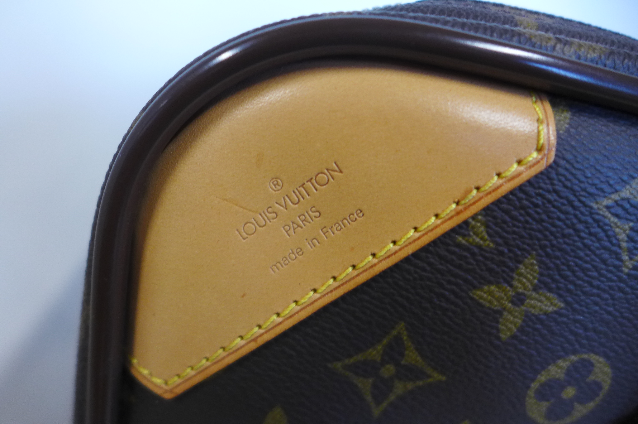 A Louis Vuitton Monogram leather satellite soft suitcase, 60x45x19cm - with No 323 padlock and - Image 2 of 8