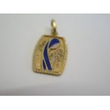 An 18ct enamel pendant of the Virgin Mary, marked 750 - approx 2.9 grams, in good condition