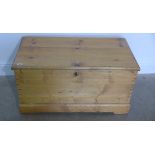 A Victorian stripped pine blanket box, 45cm tall x 86cm x 44cm