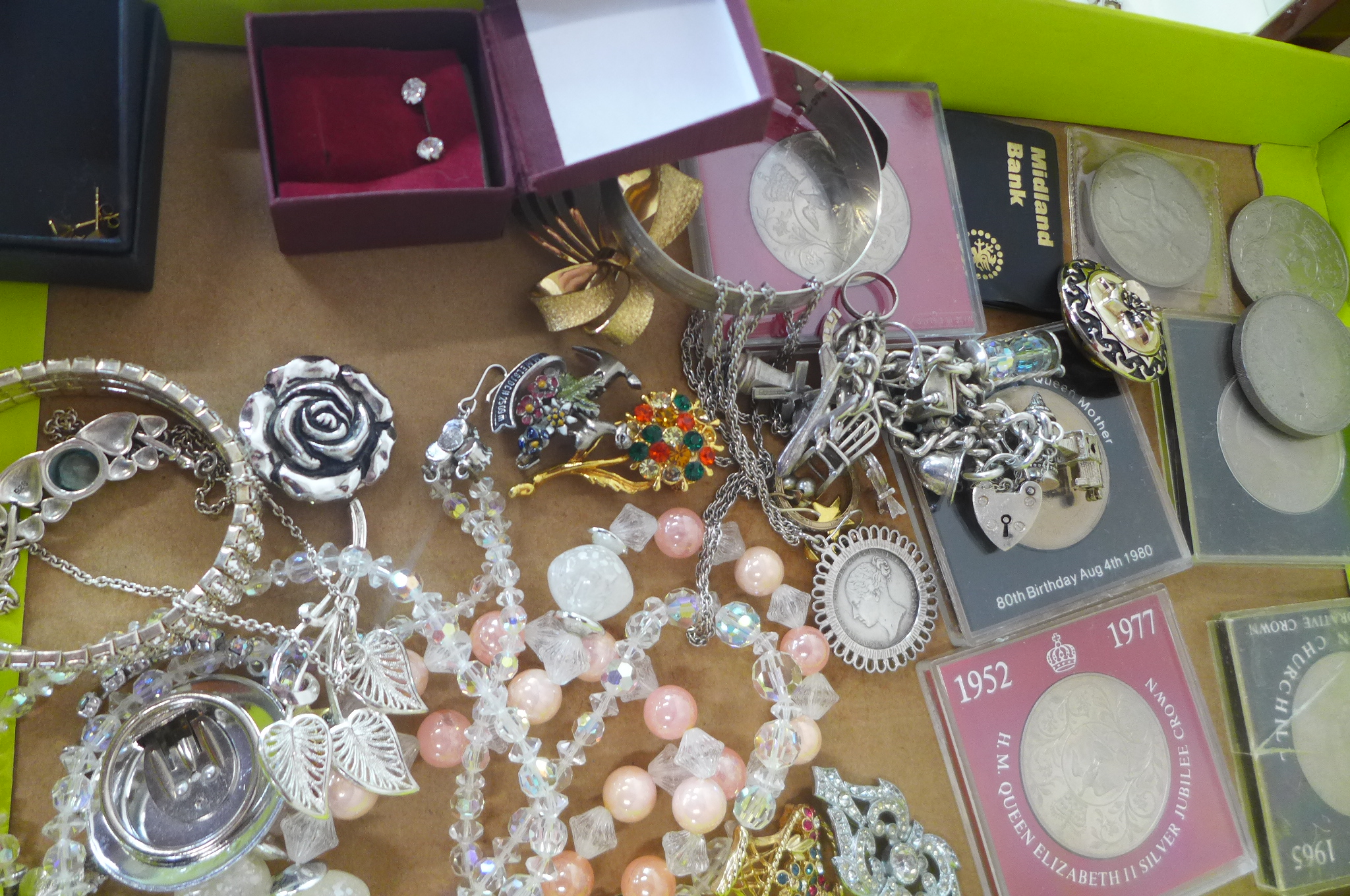 A collection of silver and costume jewellery and coinage - Image 2 of 3