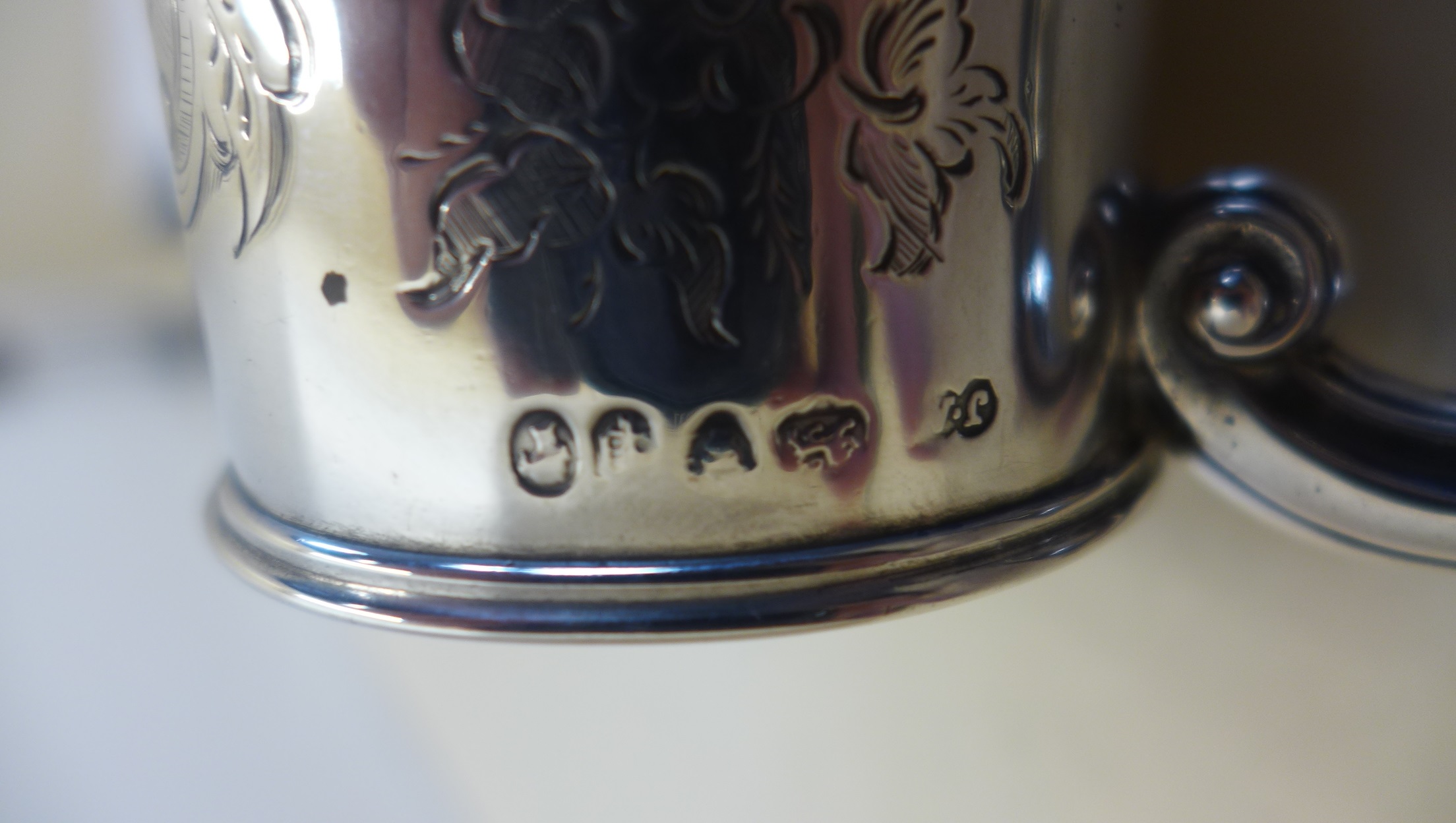 A Victorian silver childs/christening tankard, hallmarked London 1850 - weight approx 4.1 troy oz, - Image 5 of 5