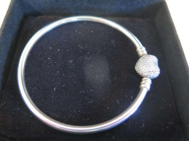 A Pandora silver sparkling heart bracelet, boxed, in good condition - Image 2 of 2