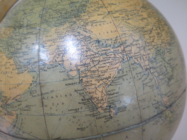 A philips 13.5 inch challenge globe on a painted metal stand, 64cm tall, reasonably good condition - - Image 3 of 6
