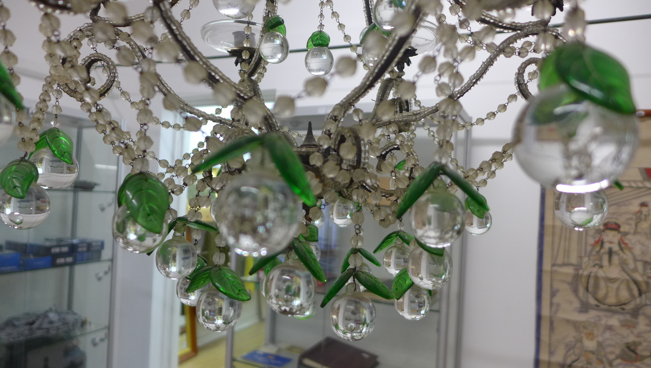 A six branch glass drop candle chandelier possibly Murano. 60cm tall, 46cm wide - Bild 3 aus 3