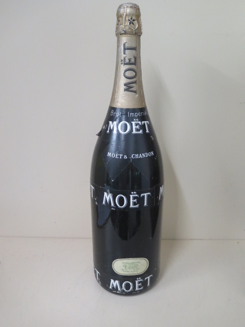 A Moet & Chandon jeraboam 300cl bottle of champagne, unopened - Image 2 of 2