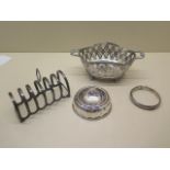 A Dutch 835 silver twin handle bowl, approx 4.9 troy oz, a silver toast rack, bangle and bowl,