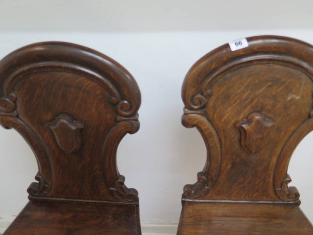 A pair of oak 19th century hall chairs - Image 2 of 3