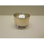 A silver bowl on a square base, Birmingham 1912/3 D & F Deakin and Francis Ltd, 8cm diameter x 6cm