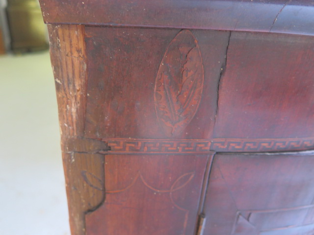 A Georgian mahogany bowfronted corner cupboard, 111cm tall, 75cm wide - Image 6 of 7