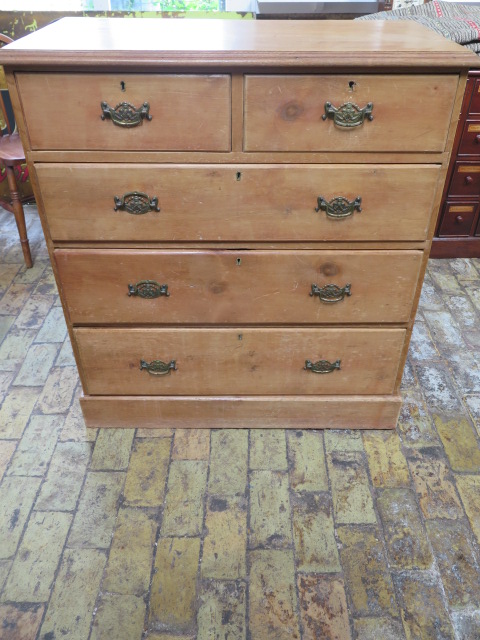 A Victorian stripped pine 5 drawer chest, 100cm tall x 92cm x 47cm