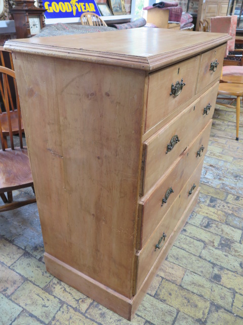 A Victorian stripped pine 5 drawer chest, 100cm tall x 92cm x 47cm - Image 4 of 4