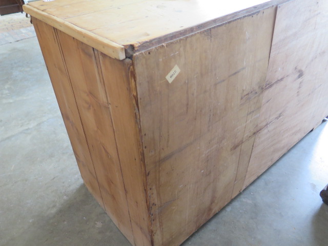 A stripped pine bank of 6 drawers, 83cm tall x 137cm x 55cm - Image 4 of 4