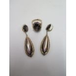 A 14ct gold ring and abalone earring set, ring size S, earrings 6cm long, total weight approx 15.