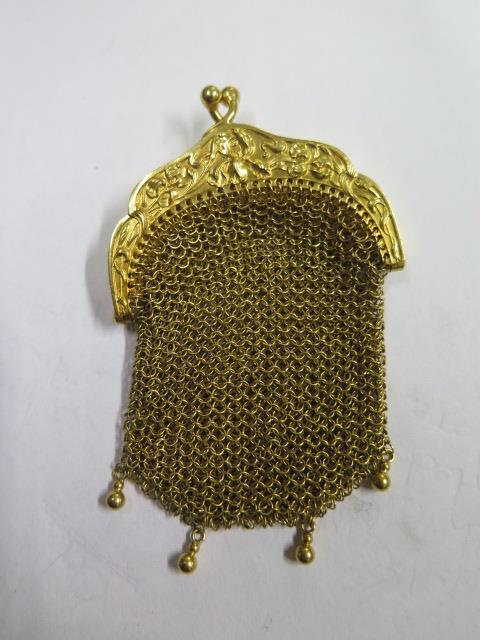 An 18ct yellow gold French opera purse, 8cm x 5cm, approx 35.9 grams, in generally good condition - Image 2 of 4