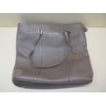 A Anna Virgili grey leather tote bag with inside pockets, 39cm wide, in good condition