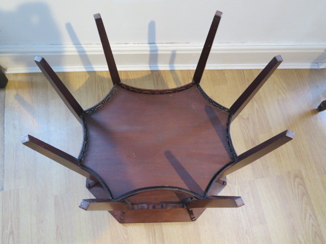 An Edwardian mahogany occasional table with gallery and inlaid top, 66cm tall x 54cm x 45cm, some - Image 4 of 6