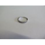 A 9ct white gold diamond ring, approx 0.10ct, size K, approx 1.3grams, in good condition