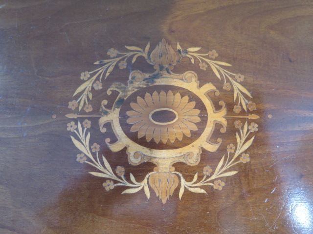 An Edwardian mahogany occasional table with gallery and inlaid top, 66cm tall x 54cm x 45cm, some - Image 3 of 6