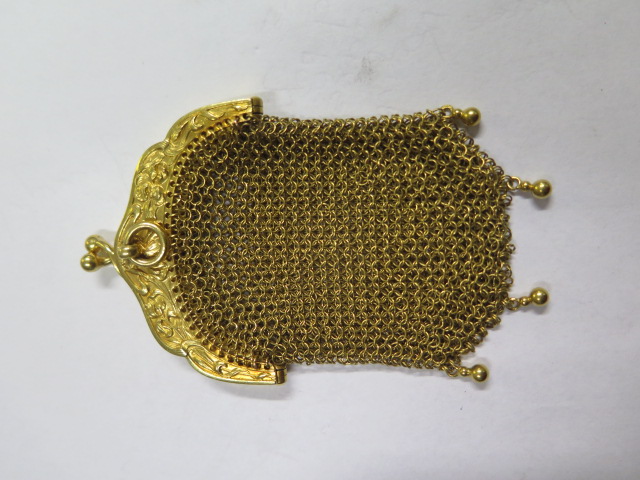 An 18ct yellow gold French opera purse, 8cm x 5cm, approx 35.9 grams, in generally good condition