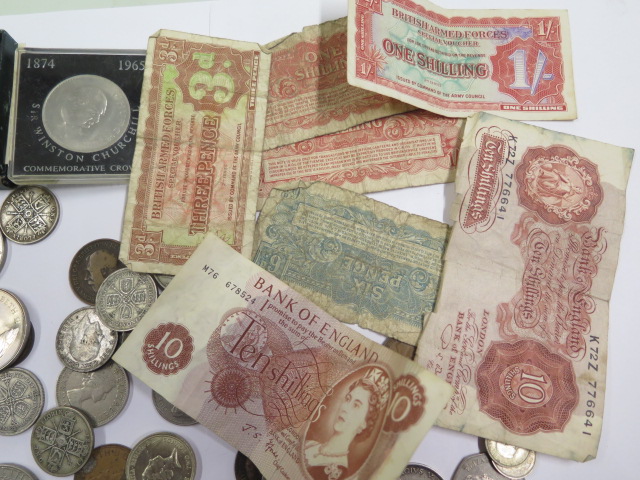 A collection of assorted banknotes and coinage - Image 2 of 3