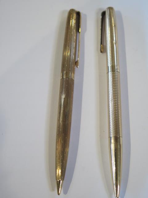 A 9ct yellow gold Parker propelling pencil, 13cm long, working and in generally good condition, - Image 3 of 4