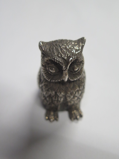 A 925 filled silver owl pin cushion, 4cm tall, and a hallmarked silver rocking horse pin cushion, - Image 3 of 4