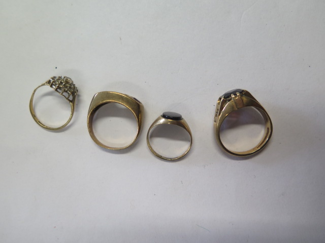 Four 9ct gold rings, one missing a stone, sizes J to S, total weight approx 16.4grams, some - Image 3 of 4