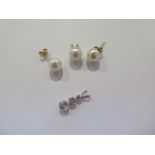 A pair of pearl stud earrings, a pearl pendant and a C2 pendant, pearls approx 6mm, all good (7176)