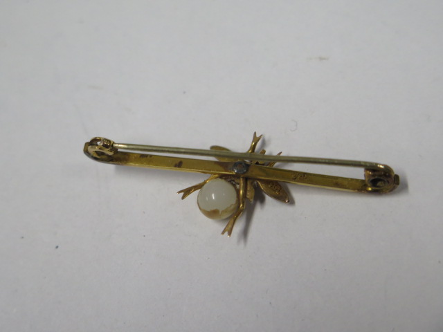 A 9ct yellow gold insect brooch 4.5cm long, marked 9ct approx 2.3gs, some bending but generally good - Image 3 of 3