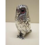 A Victorian novelty silver owl pepper by George Richard and Edward Brown London 1862/3, 10cm tall,