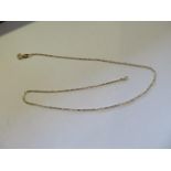 A hallmarked 9ct yellow gold chain, 41cm long, approx 1.3 grams, in good condition (7177A)